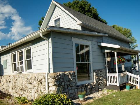 100 W Vine St, Mount Summit, IN 47361 photo 2