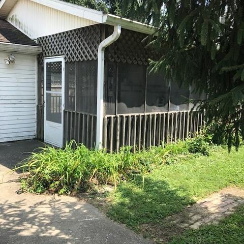 4 E Maple St, Washington, IN 47501 photo 4