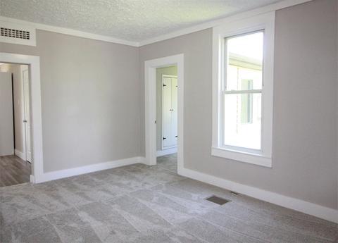 305 E Main St, Chalmers, IN 47929 photo 9