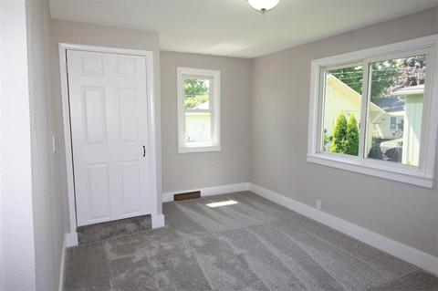 305 E Main St, Chalmers, IN 47929 photo 15