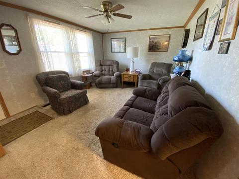 641 E Franklin St, Berne, IN 46711 photo 8