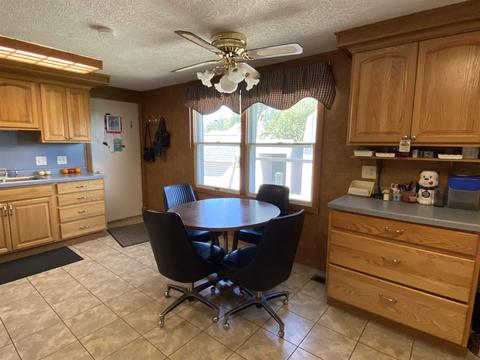 641 E Franklin St, Berne, IN 46711 photo 13