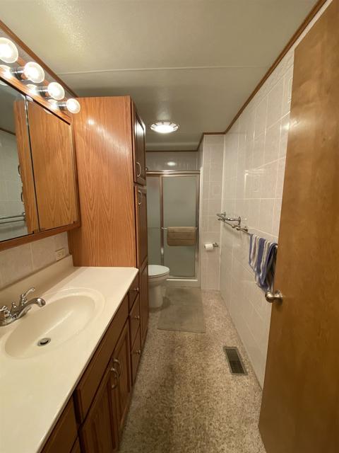641 E Franklin St, Berne, IN 46711 photo 17