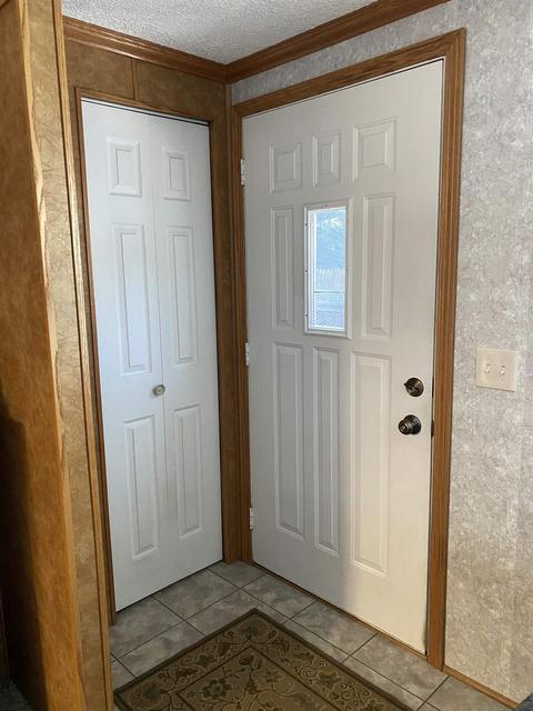 641 E Franklin St, Berne, IN 46711 photo 6