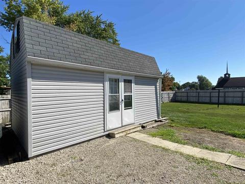 641 E Franklin St, Berne, IN 46711 photo 30