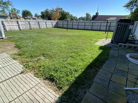 641 E Franklin St, Berne, IN 46711 photo 25