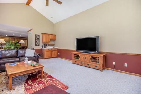 15465 Regis Ct, Granger, IN 46530 photo 19
