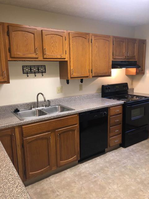 2319 E Winding Brook Ct, Bloomington, IN 47401 photo 2