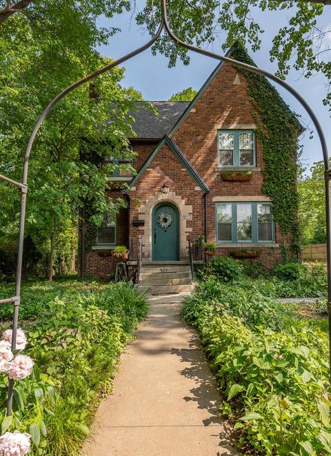 923 E University St, Bloomington, IN 47401 photo 1