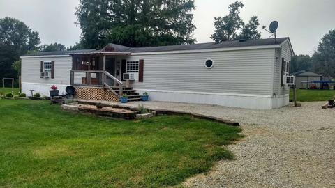 1165 N Wolf Rd, Bloomfield, IN 47424 photo 2