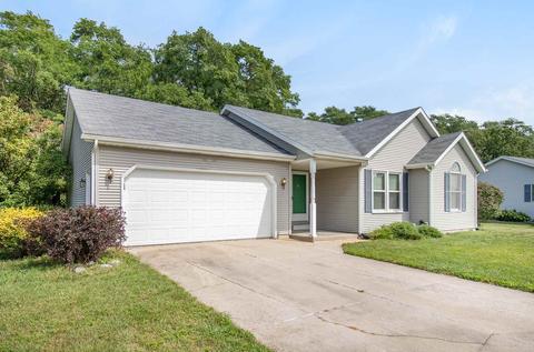 30855 Oakbrook Dr, Granger, IN 46530 photo 2