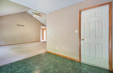 30855 Oakbrook Dr, Granger, IN 46530 photo 9