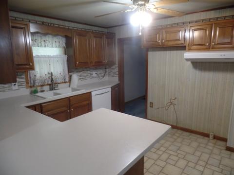 511 E Spring St, Bloomfield, IN 47424 photo 4