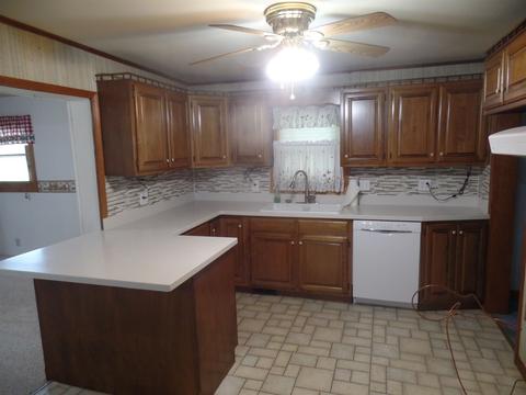 511 E Spring St, Bloomfield, IN 47424 photo 3