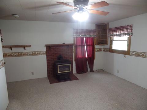 511 E Spring St, Bloomfield, IN 47424 photo 5