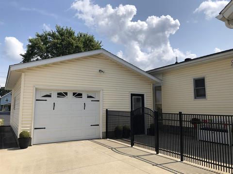 1114 M St, Bedford, IN 47421 photo 2