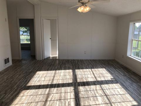 321 Dale St, Mitchell, IN 47446 photo 3