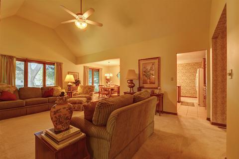 813 Duesenberg Dr, Auburn, IN 46706 photo 9