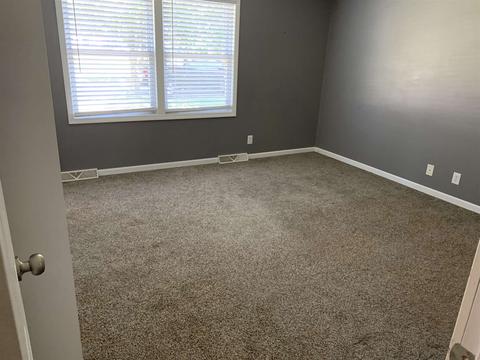 811 E Walnut, Greentown, IN 46936 photo 11