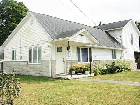 22 E Judson St, Bloomfield, IN 47424 photo 1