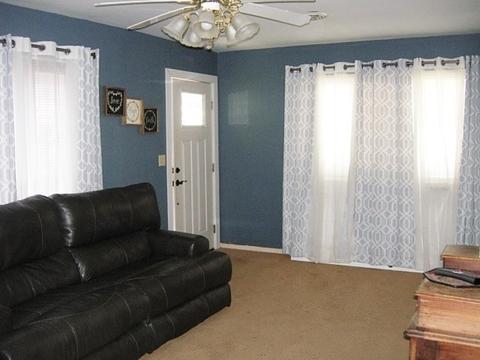 22 E Judson St, Bloomfield, IN 47424 photo 3