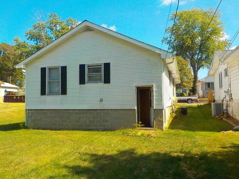 611 U St, Bedford, IN 47421 photo 3