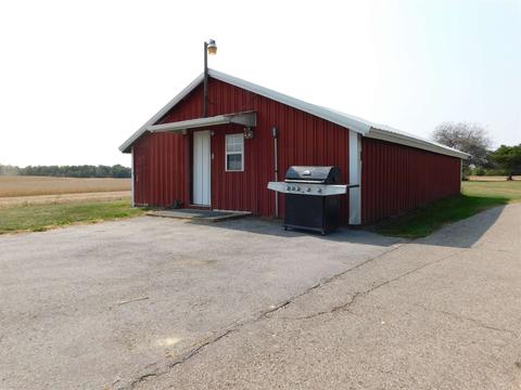 8479 E Division Rd, Akron, IN 46910 photo 22