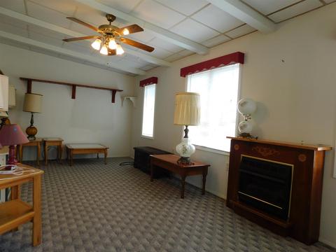 8479 E Division Rd, Akron, IN 46910 photo 9