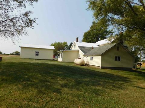 8479 E Division Rd, Akron, IN 46910 photo 12
