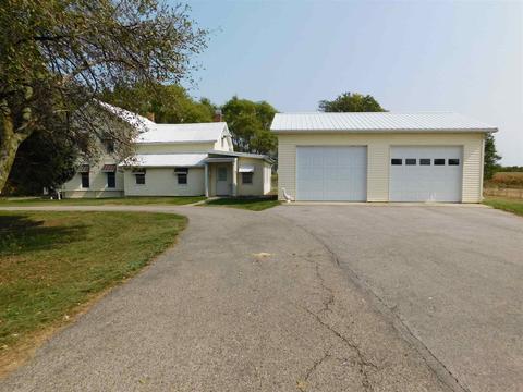 8479 E Division Rd, Akron, IN 46910 photo 3