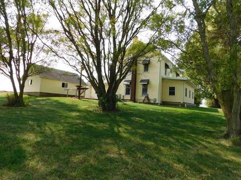 8479 E Division Rd, Akron, IN 46910 photo 7