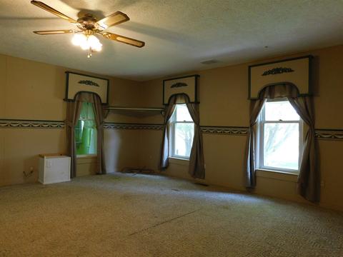 8479 E Division Rd, Akron, IN 46910 photo 13