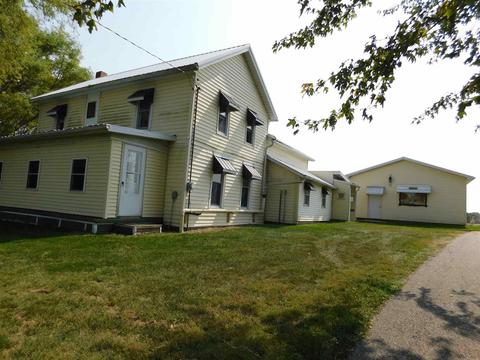 8479 E Division Rd, Akron, IN 46910 photo 2