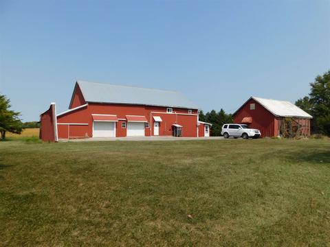8479 E Division Rd, Akron, IN 46910 photo 5