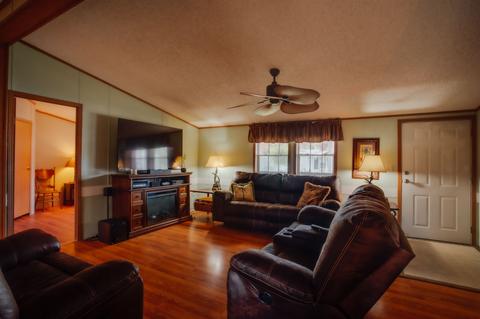 400 Diana St, Mitchell, IN 47446 photo 9