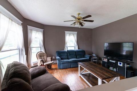 409 E 4th St, Brookston, IN 47923 photo 9
