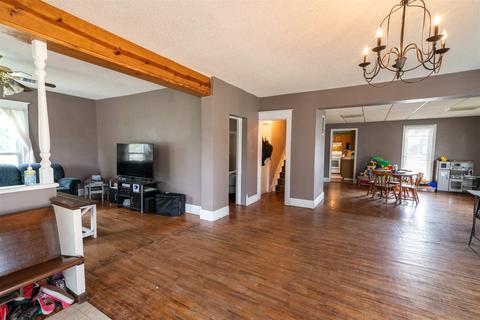 409 E 4th St, Brookston, IN 47923 photo 6