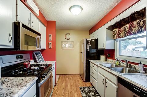 8521 Maple Bluff Ct, New Haven, IN 46774 photo 8