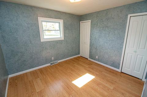 302 Earl St, Chalmers, IN 47929 photo 17
