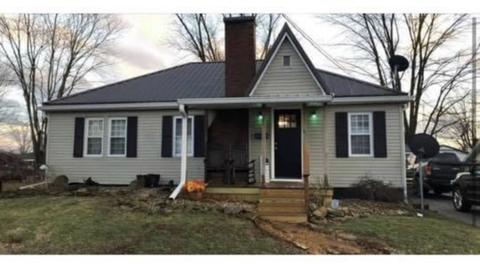 403 E Main St, Odon, IN 47562 photo 1