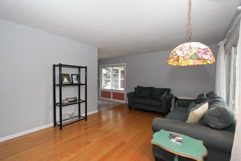 15799 Arthur St, Granger, IN 46530 photo 5