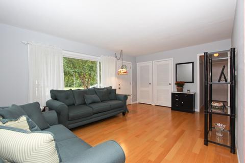15799 Arthur St, Granger, IN 46530 photo 2