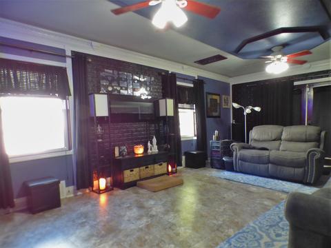 411 E William St, Washington, IN 47501 photo 10