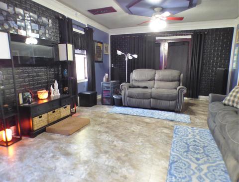 411 E William St, Washington, IN 47501 photo 8
