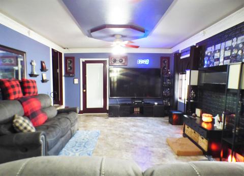 411 E William St, Washington, IN 47501 photo 6