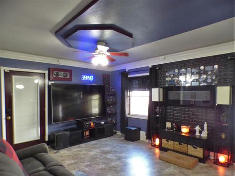 411 E William St, Washington, IN 47501 photo 9
