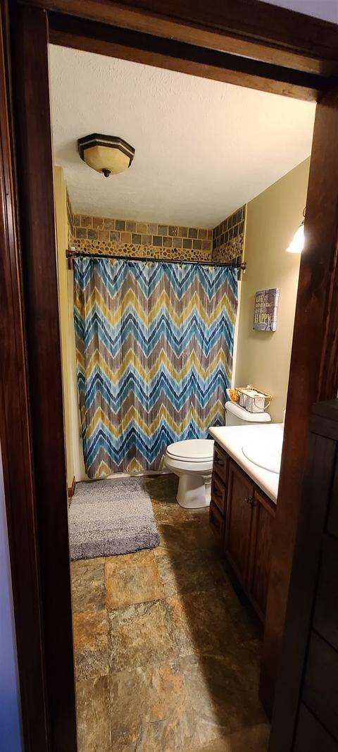 1095 E 395 N, Lagrange, IN 46761 photo 8