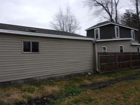 256 E Hill St, Wabash, IN 46992 photo 4