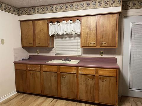 724 Lehigh St, Mitchell, IN 47446 photo 7