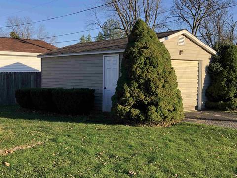 724 Lehigh St, Mitchell, IN 47446 photo 3